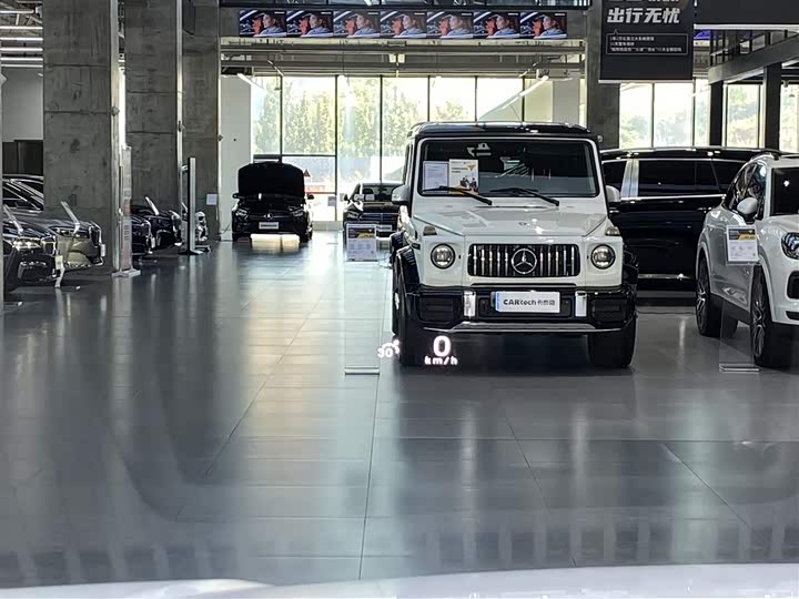 Фото 18 - Denza D9