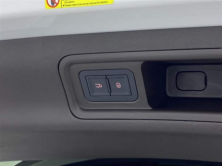 Фото 30 - Denza D9