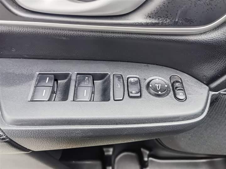 Фото 9 - Honda CR-V