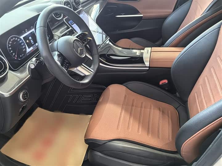 Фото 13 - Mercedes-Benz C-Class