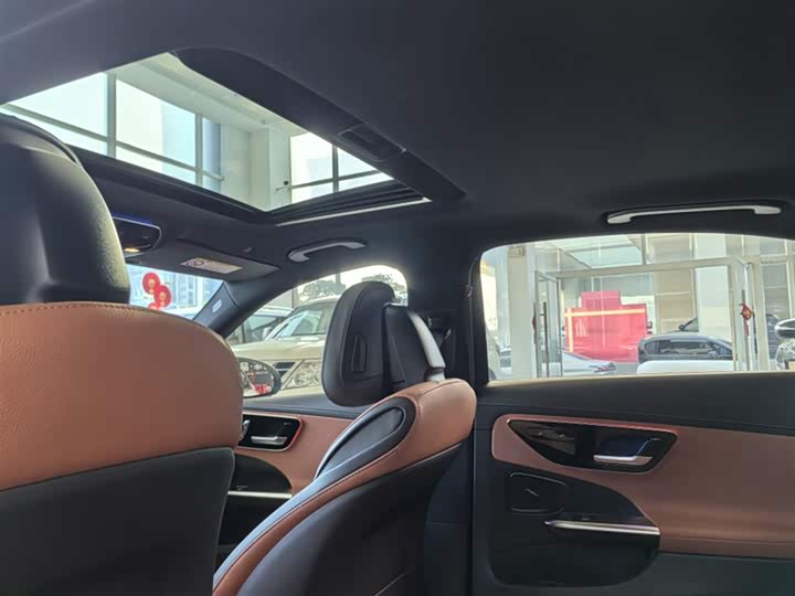 Фото 16 - Mercedes-Benz C-Class