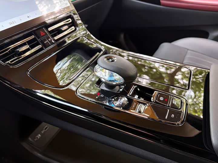 Фото 18 - GAC Trumpchi M8