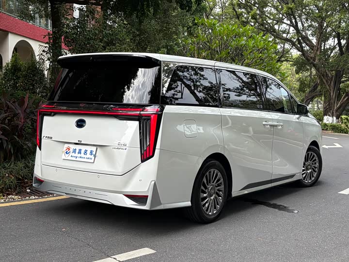 Фото 4 - GAC Trumpchi M8