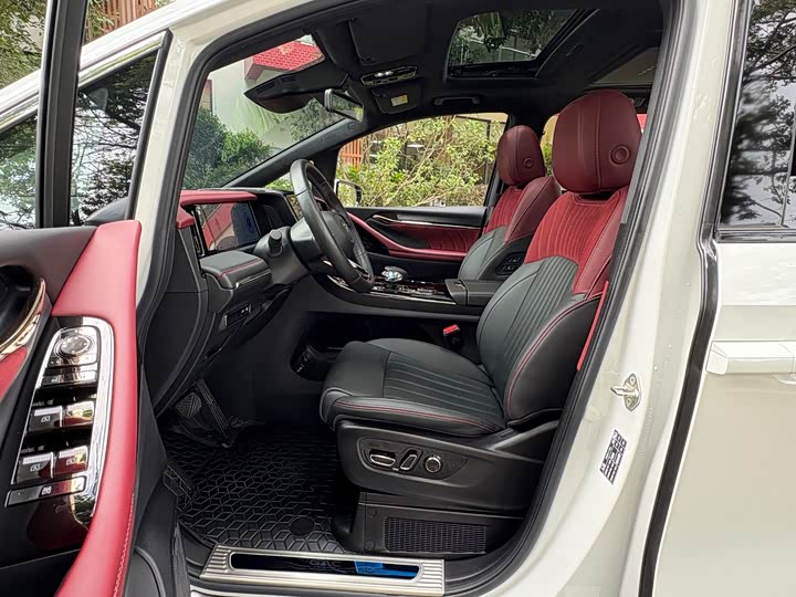 Фото 8 - GAC Trumpchi M8