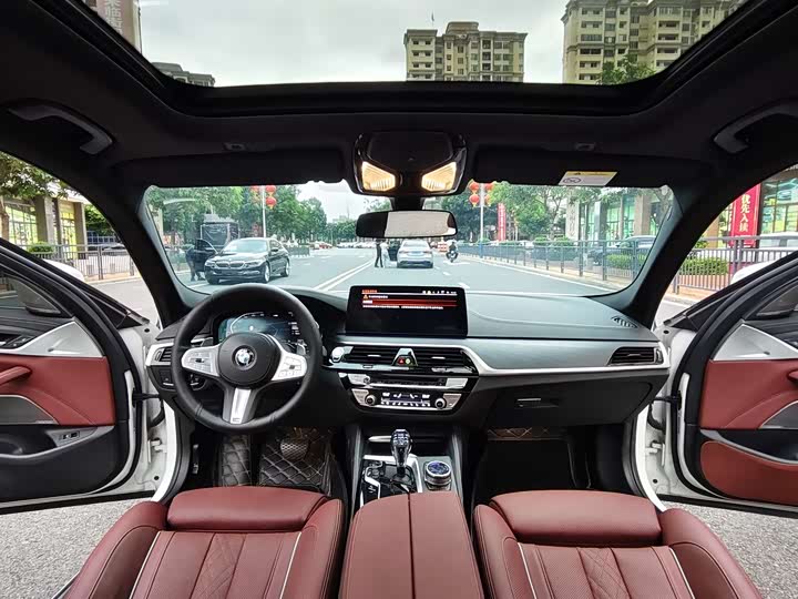 Фото 10 - BMW 5 Series