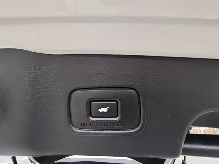 Фото 11 - Honda UR-V