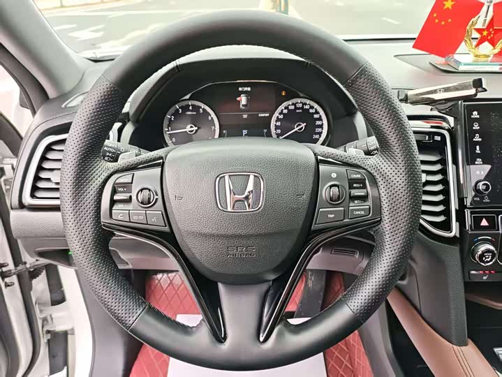 Фото 17 - Honda UR-V