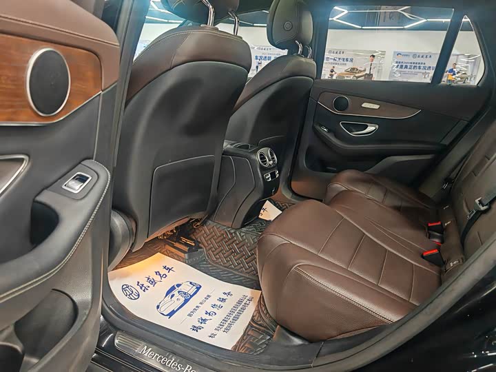 Фото 13 - Mercedes-Benz GLC-Class