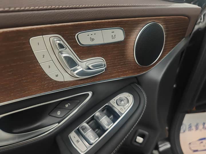 Фото 14 - Mercedes-Benz GLC-Class