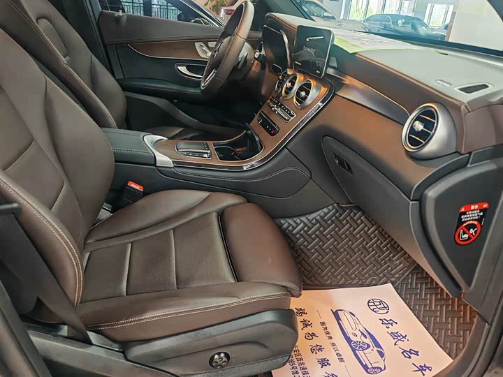 Фото 16 - Mercedes-Benz GLC-Class