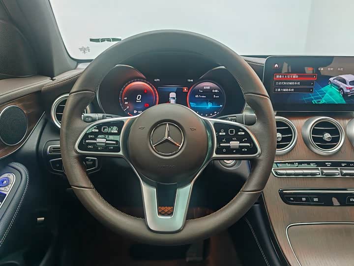 Фото 17 - Mercedes-Benz GLC-Class