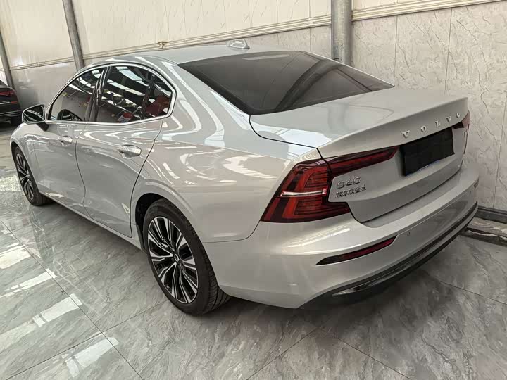 Фото 3 - Volvo S60