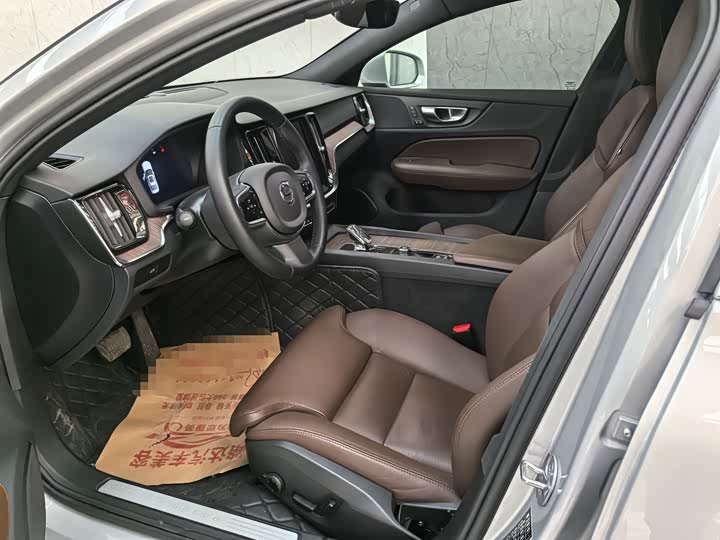 Фото 5 - Volvo S60