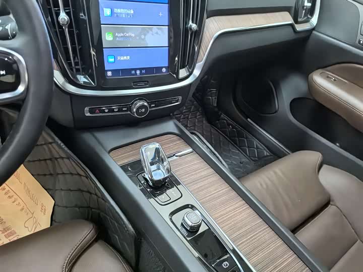 Фото 8 - Volvo S60