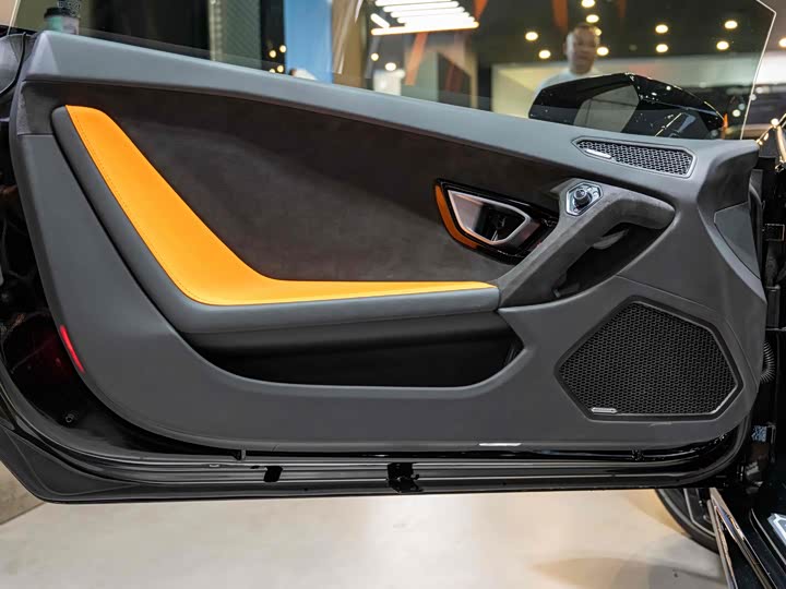 Фото 13 - Lamborghini Huracán