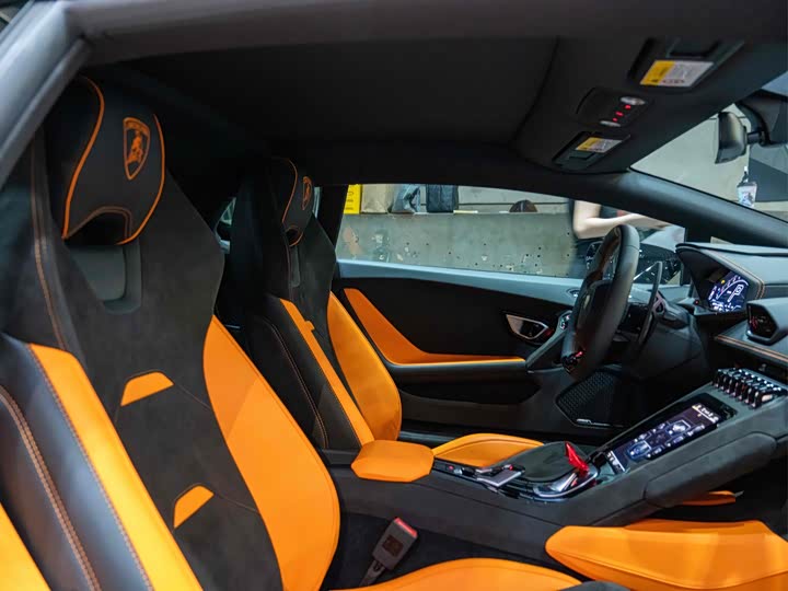 Фото 19 - Lamborghini Huracán