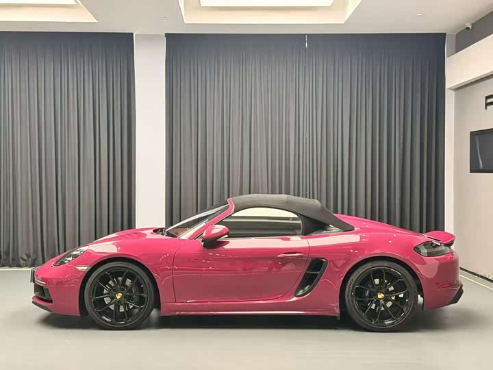 Фото 2 - Porsche 718