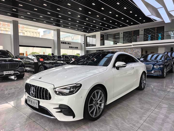 Фото 1 - Mercedes-Benz E-Class