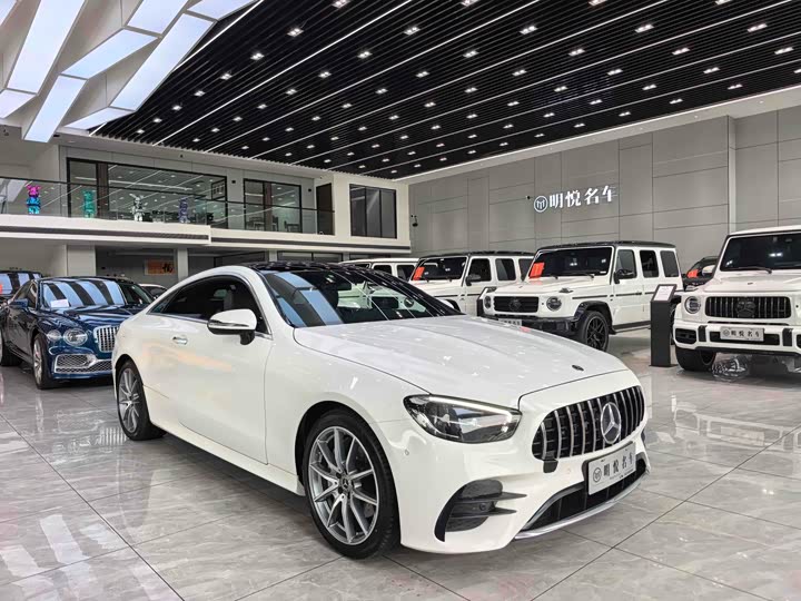 Фото 3 - Mercedes-Benz E-Class