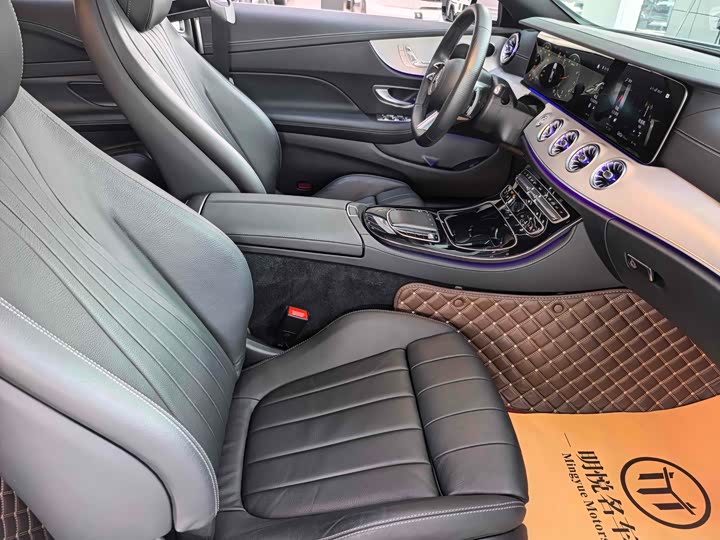 Фото 9 - Mercedes-Benz E-Class