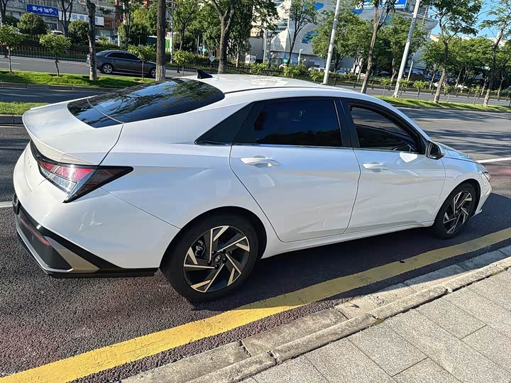 Фото 3 - Hyundai Elantra N line