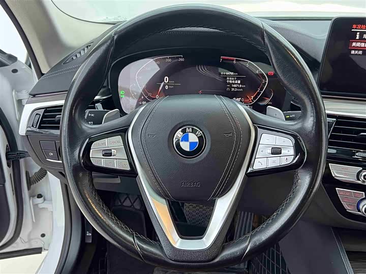 Фото 13 - BMW 5 Series