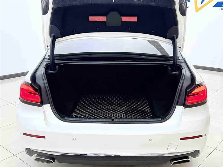 Фото 20 - BMW 5 Series