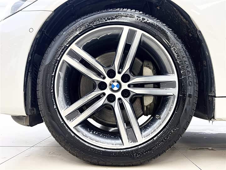 Фото 23 - BMW 5 Series