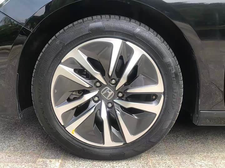 Фото 10 - Honda Accord