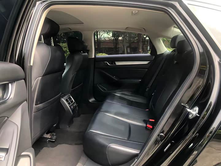 Фото 12 - Honda Accord