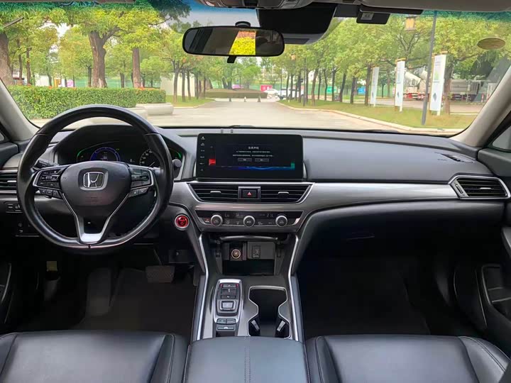 Фото 15 - Honda Accord