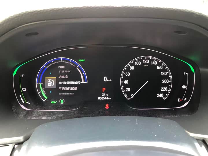 Фото 18 - Honda Accord