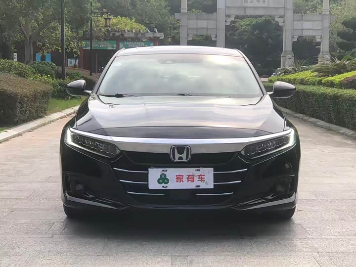 Фото 2 - Honda Accord