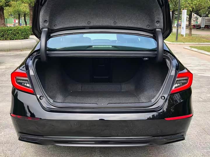 Фото 7 - Honda Accord