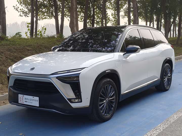 Фото 1 - Nio ES8