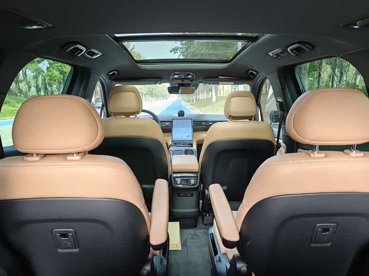 Фото 12 - Nio ES8