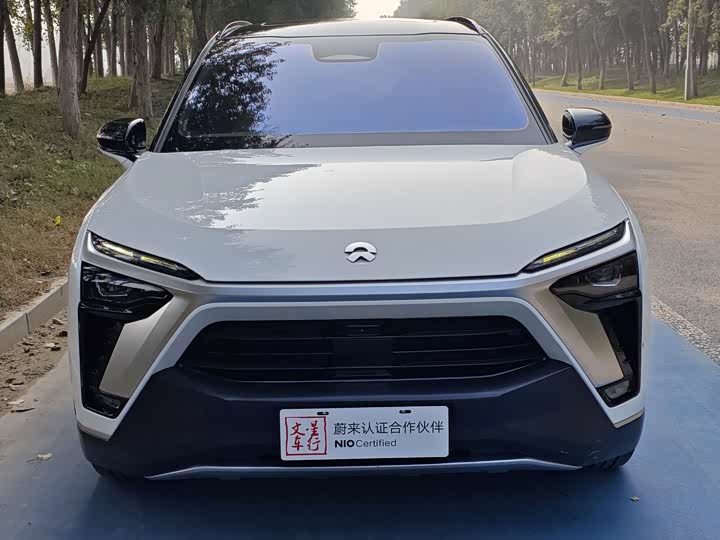 Фото 2 - Nio ES8