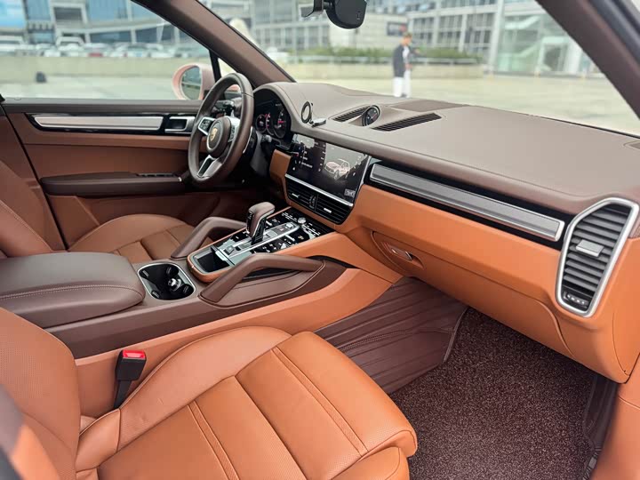 Фото 11 - Porsche Cayenne