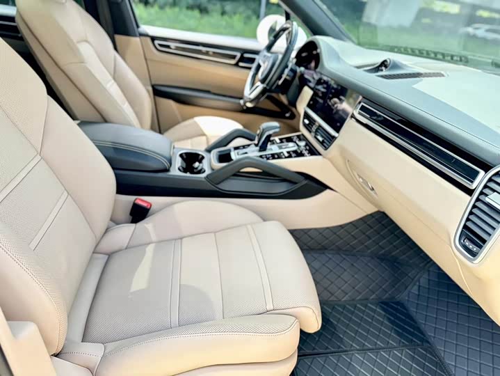 Фото 10 - Porsche Cayenne