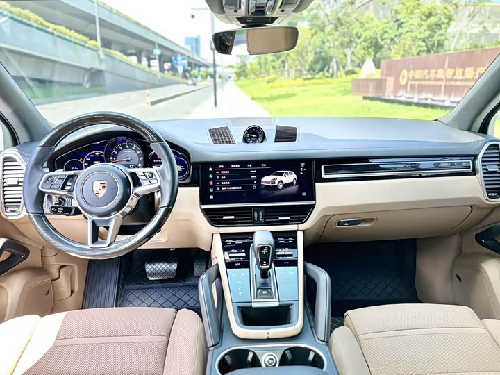 Фото 11 - Porsche Cayenne