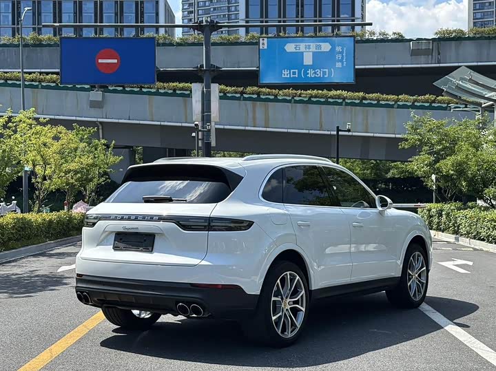 Фото 7 - Porsche Cayenne