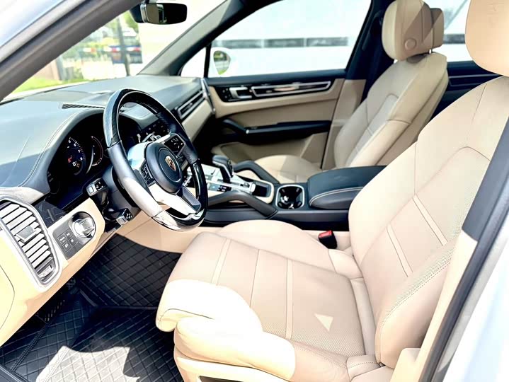 Фото 8 - Porsche Cayenne