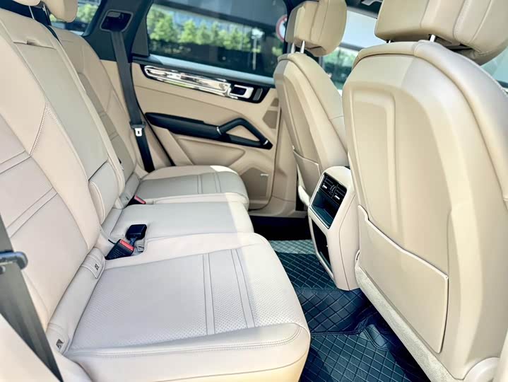 Фото 9 - Porsche Cayenne