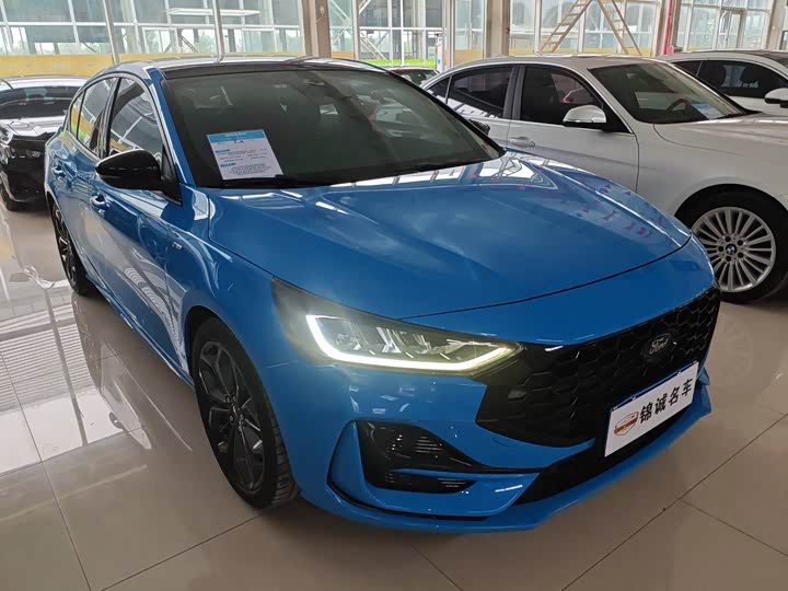 Фото 4 - Ford Focus