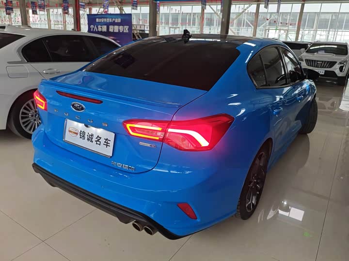 Фото 9 - Ford Focus