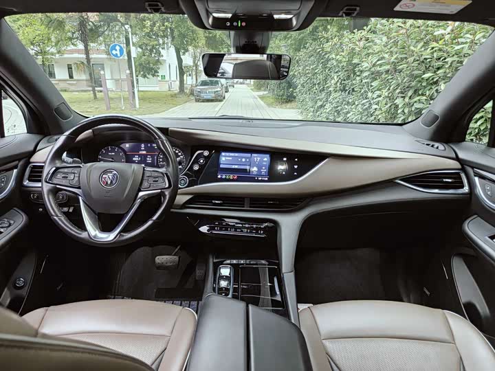 Фото 10 - Buick Enclave