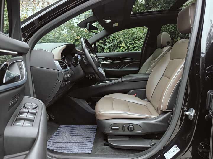 Фото 14 - Buick Enclave