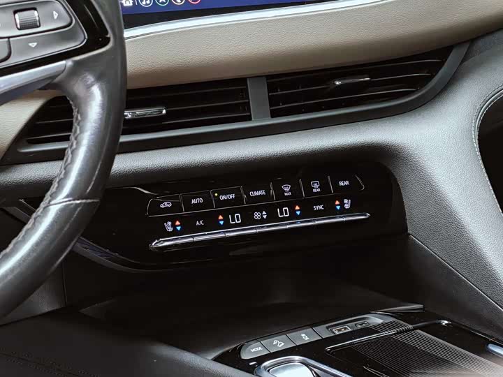 Фото 8 - Buick Enclave