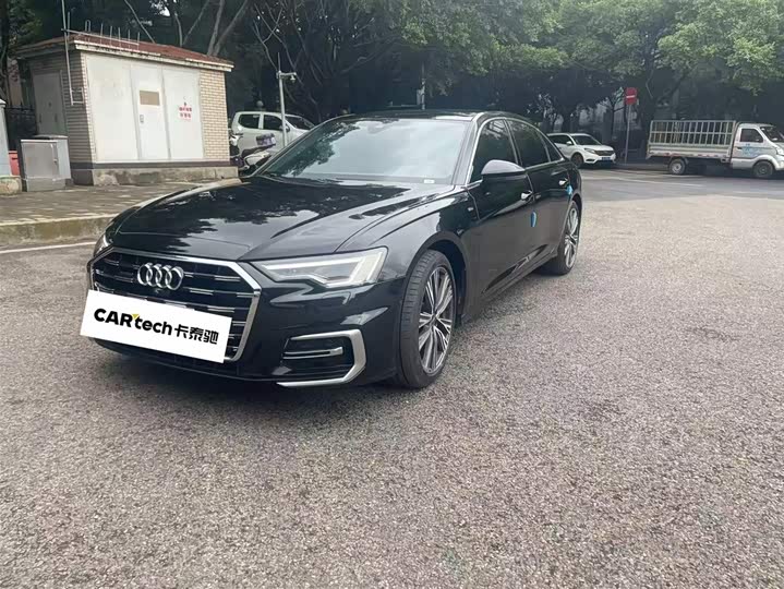 Фото 1 - Audi A6L