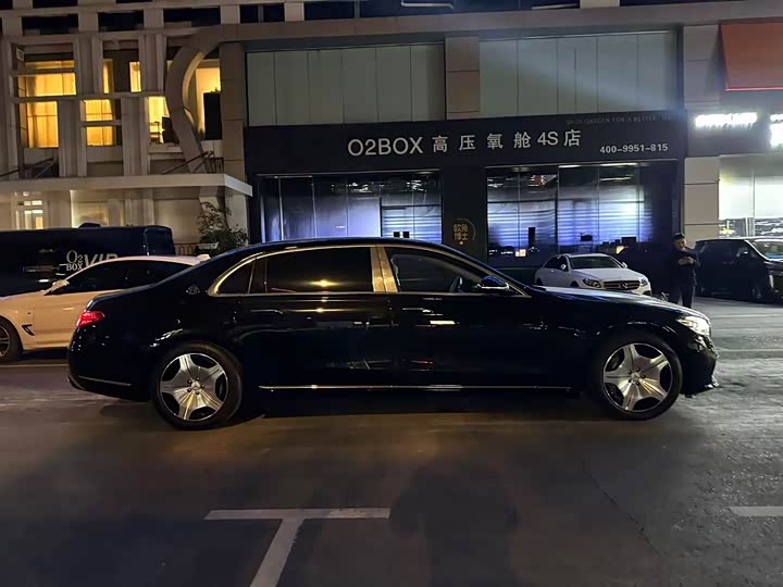 Фото 4 - Mercedes-Benz Maybach S-Class